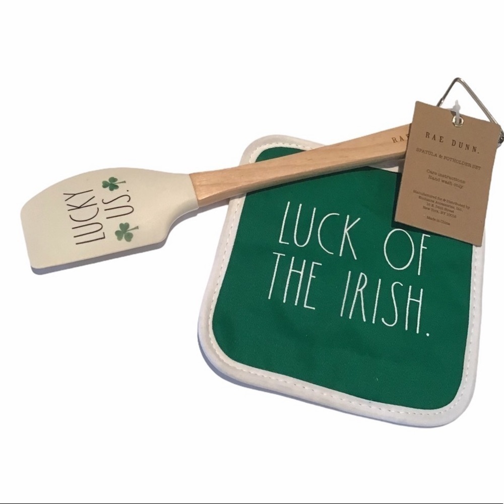 Rae Dunn  Irish Spatula & Pot Holder In Kelly Green & White